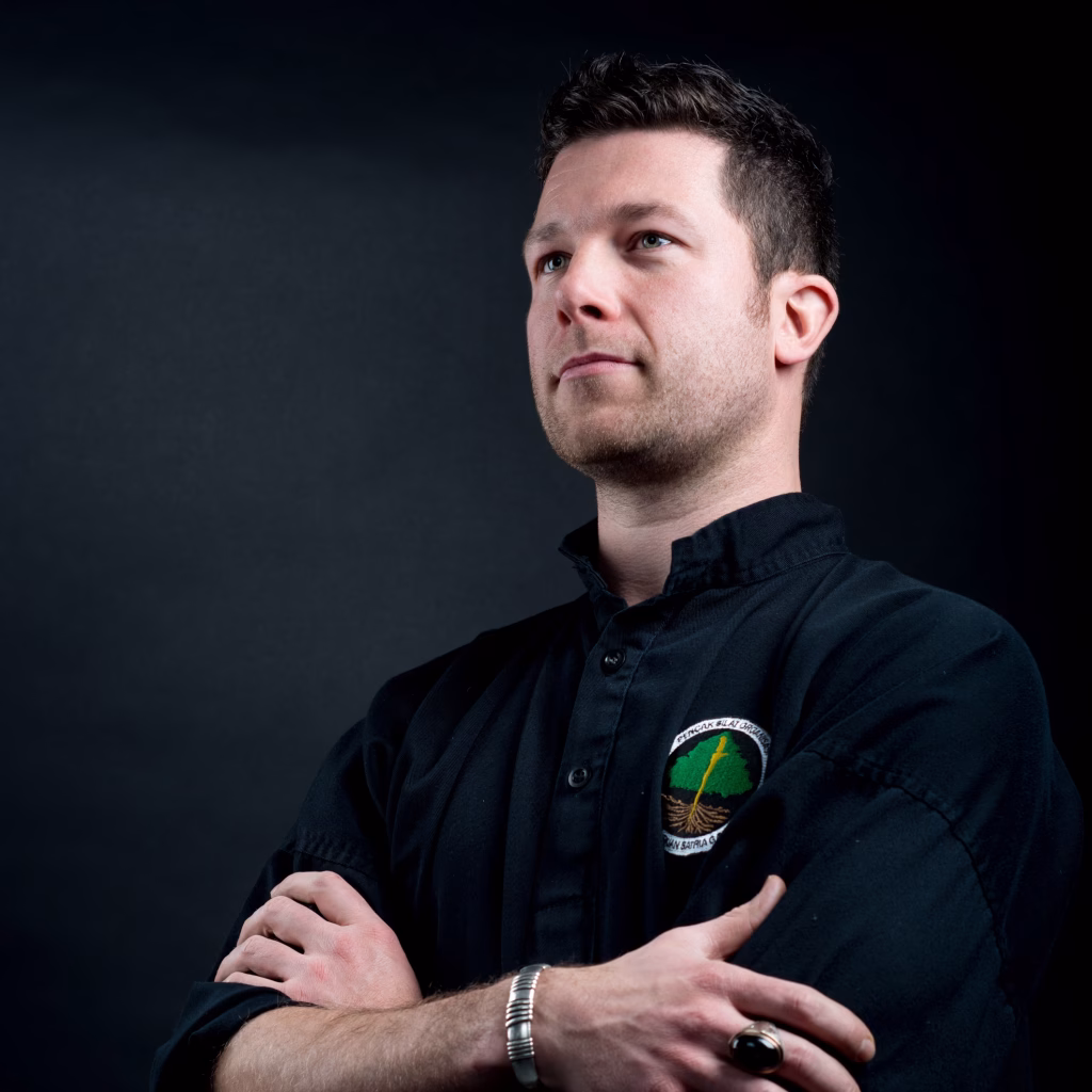 Paulus Groot is trainer bij pencak school Satria Gaya